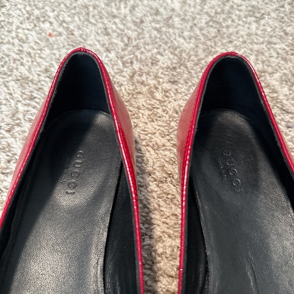Gucci Red Women's Flats with Red and Black Stripes - Picture 2 of 7